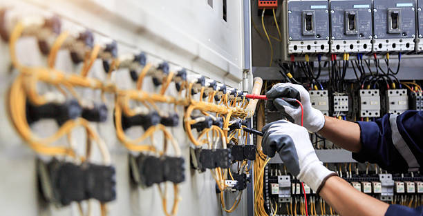 Professional Electrician technician working in Malone, FL